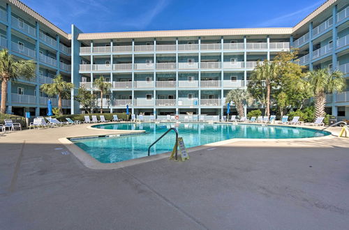 Photo 13 - Beachfront Family Condo Near Golfing & Shopping