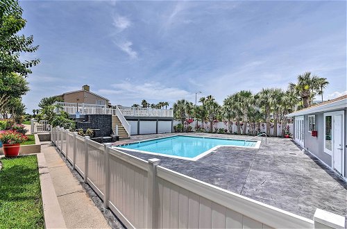 Photo 4 - Galveston Condo w/ Pool Access & Balconies