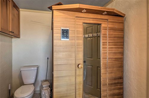 Foto 11 - Pet-friendly Mountaintop Retreat w/ Views & Sauna