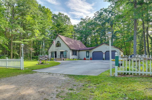 Photo 35 - Inviting Lake Vue Lodge Home w/ Fire Pit + Deck