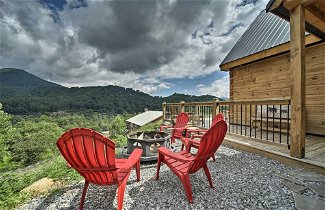 Foto 2 - Luxe Log Cabin w/ Modern Finishes & Mtn Views