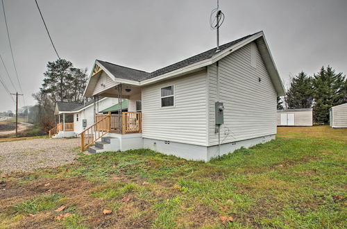 Foto 24 - Bright Cabin w/ Spacious Deck and Fire Pit