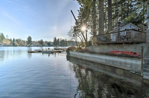 Photo 37 - 'the Peacock House' - Waterfront Home w/ Hot Tub