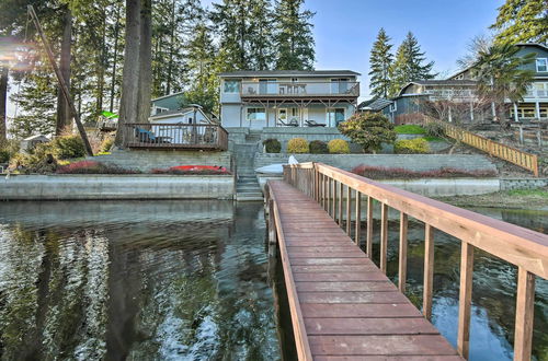 Photo 25 - 'the Peacock House' - Waterfront Home w/ Hot Tub