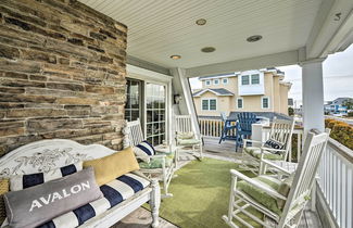 Photo 3 - Spacious Avalon Beach House - 2 Blocks to Water