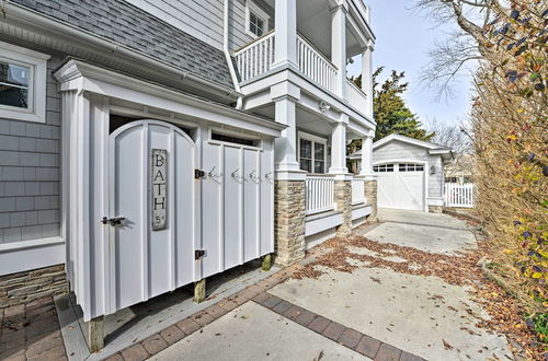 Photo 6 - Spacious Avalon Beach House - 2 Blocks to Water