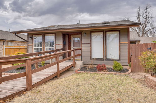 Photo 2 - Cozy Oklahoma City Home w/ Deck & Gas Grill