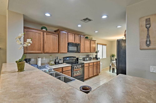 Photo 21 - West Phoenix Home: Hike, Dine & Golf Nearby