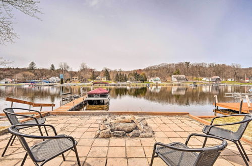 Photo 8 - Cozy Castleton Cabin With Fire Pit + Water Access