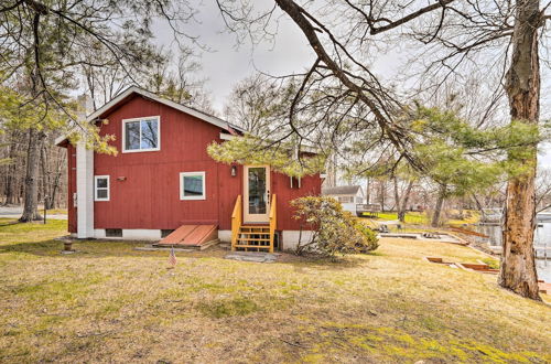 Photo 6 - Cozy Castleton Cabin With Fire Pit + Water Access