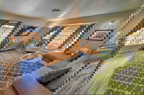 Foto 1 - Vintage Downtown Vegas Retreat < 3 Miles to Strip