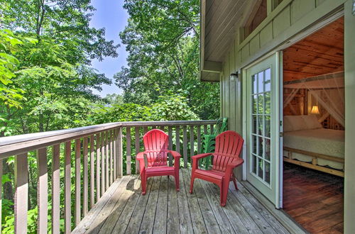 Foto 20 - Rustic Gatlinburg Chalet w/ Hot Tub: 2 Mi to Town