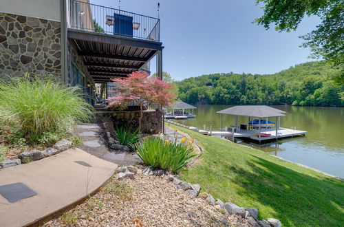 Foto 12 - Waterfront Smith Mountain Lake Home w/ Boat Dock