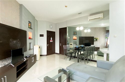 Photo 25 - Homey 2Br Apartment Crown Court Executive Condominium