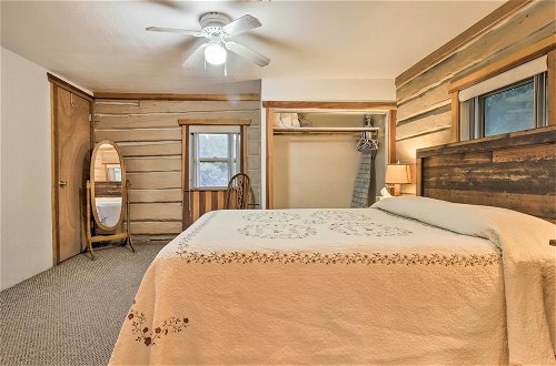 Foto 23 - Cozy Augusta Cabin w/ Furnished Deck & Grill