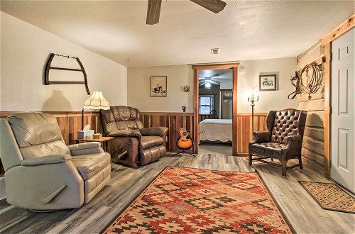 Foto 6 - Cozy Augusta Cabin w/ Furnished Deck & Grill