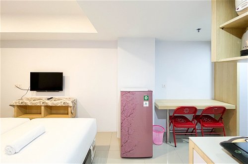 Foto 6 - Homey And Cozy Studio At De Prima Apartment