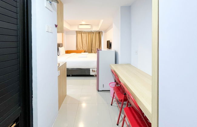 Homey And Cozy Studio At De Prima Apartment - Foto 9