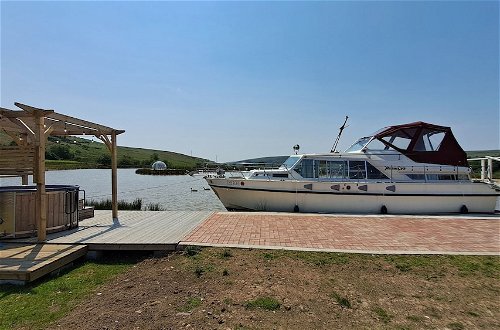 Foto 1 - The Rose 37ft Lakeside Yacht inc Hot Tub