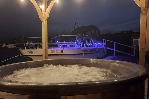 Photo 17 - The Rose 37ft Lakeside Yacht inc Hot Tub