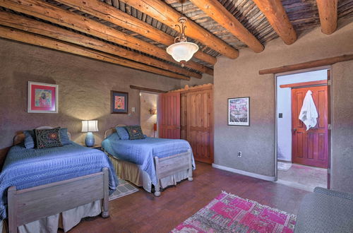 Photo 16 - El Prado Adobe Home: Courtyard w/ Mountain Views