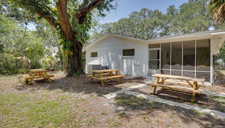 Photo 1 - Charming Mid-century House - Just Steps to Lake