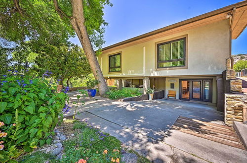 Foto 10 - Sun-dappled Apt on Oak Creek w/ Patio & Grill