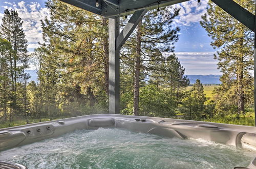 Photo 36 - Private Cascade Cabin With Hot Tub & Fire Pit