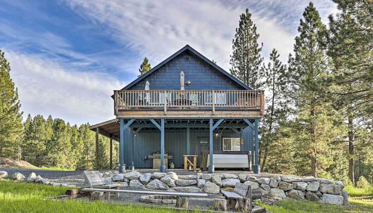 Photo 1 - Private Cascade Cabin With Hot Tub & Fire Pit