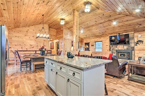 Photo 11 - Luxe Cabin w/ Hot Tub, Theater, Pool Table, Arcade