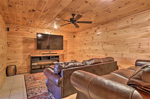 Photo 33 - Luxe Cabin w/ Hot Tub, Theater, Pool Table, Arcade