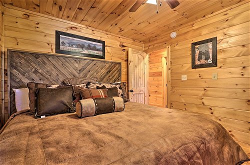 Photo 10 - Luxe Cabin w/ Hot Tub, Theater, Pool Table, Arcade