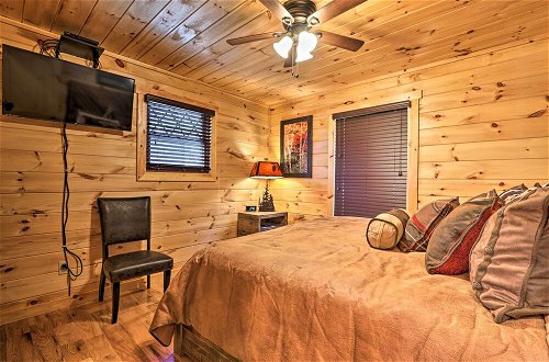 Photo 17 - Luxe Cabin w/ Hot Tub, Theater, Pool Table, Arcade