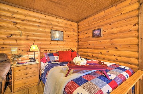 Foto 8 - Cozy Davis Cabin w/ Deck - Nestled by Honey Creek
