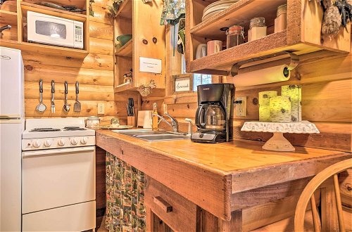 Foto 9 - Cozy Davis Cabin w/ Deck - Nestled by Honey Creek