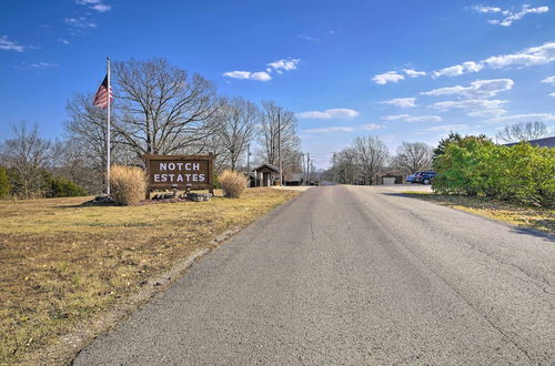 Foto 10 - Cozy Mountain Condo ~ 2 Mi to Silver Dollar City