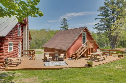 Foto 15 - Unique Maine Log Cabin w/ Trout Ponds & Sauna