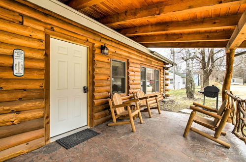 Photo 6 - Cabin Near River - Treehouse Masters Stayed Here