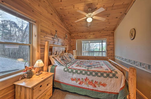 Foto 20 - Cozy Deer Glen' Cabin w/ Private Hot Tub & Porch