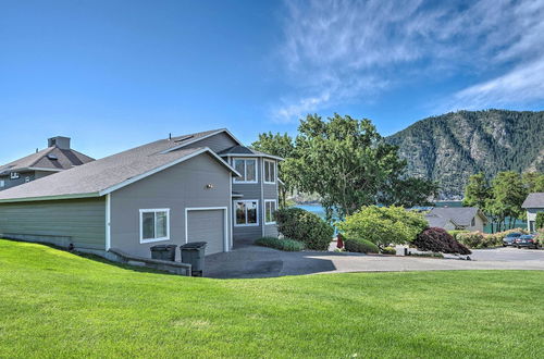 Photo 5 - Modern Retreat w/ Hot Tub - Steps to Lake Chelan