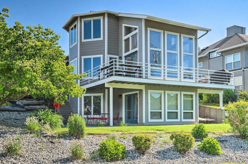 Foto 1 - Modern Retreat w/ Hot Tub - Steps to Lake Chelan