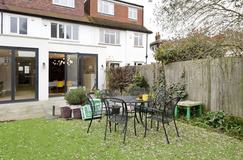 Foto 34 - Wonderful Family Home With Garden Near Twickenham by Underthedoormat