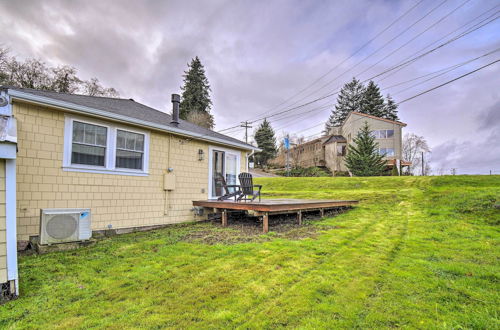 Foto 3 - Updated Port Orchard Home, Walk to Waterfront