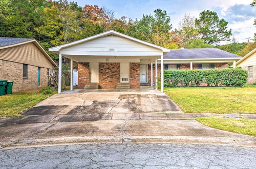 Photo 22 - Lovely Little Rock Home w/ Fire Pit & Yard