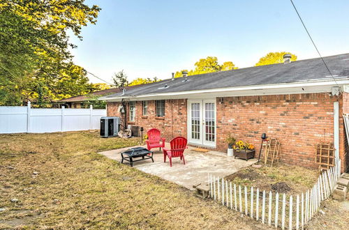 Photo 19 - Lovely Little Rock Home w/ Fire Pit & Yard