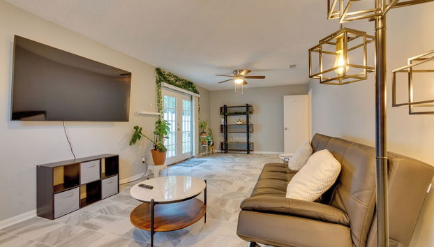 Lovely Little Rock Home w/ Fire Pit & Yard - Photo 5