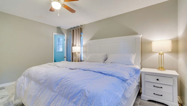 Lovely Little Rock Home w/ Fire Pit & Yard - Photo 2