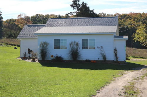 Foto 10 - Cozy Central Lake Cottage ~ 3 Mi to Lake Michigan