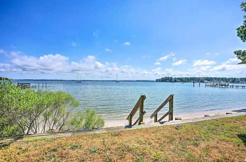 Foto 9 - Bayside Deltaville Retreat w/ Beach & Bay Views