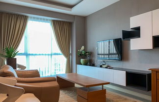 Foto 1 - Spacious And Comfy 3Br Gandaria Heights Apartment